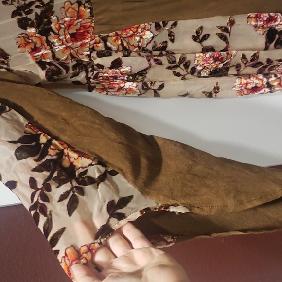 Top - Picture 3 of 8